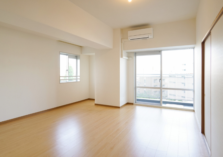 内装工事（クロス・床・シート等）